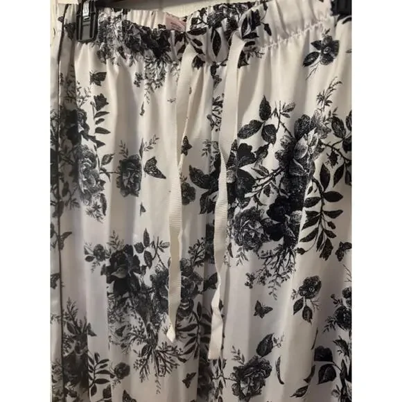 NWOTVictoria's Secret RARE Toile Art Print Ivory Black Satin PJ Pajama SET M